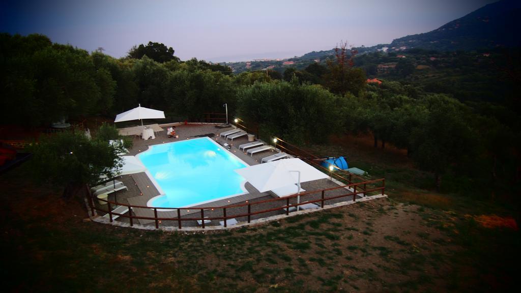 Tenuta Terre Di Bosco Oasi Di Relax Nel Cilento San Giovanni a Piro Exteriör bild